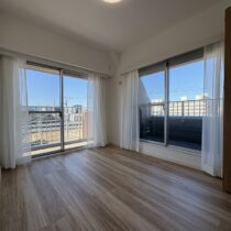 リビング横洋室